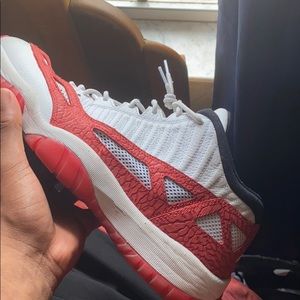 Jordan 11 low IE